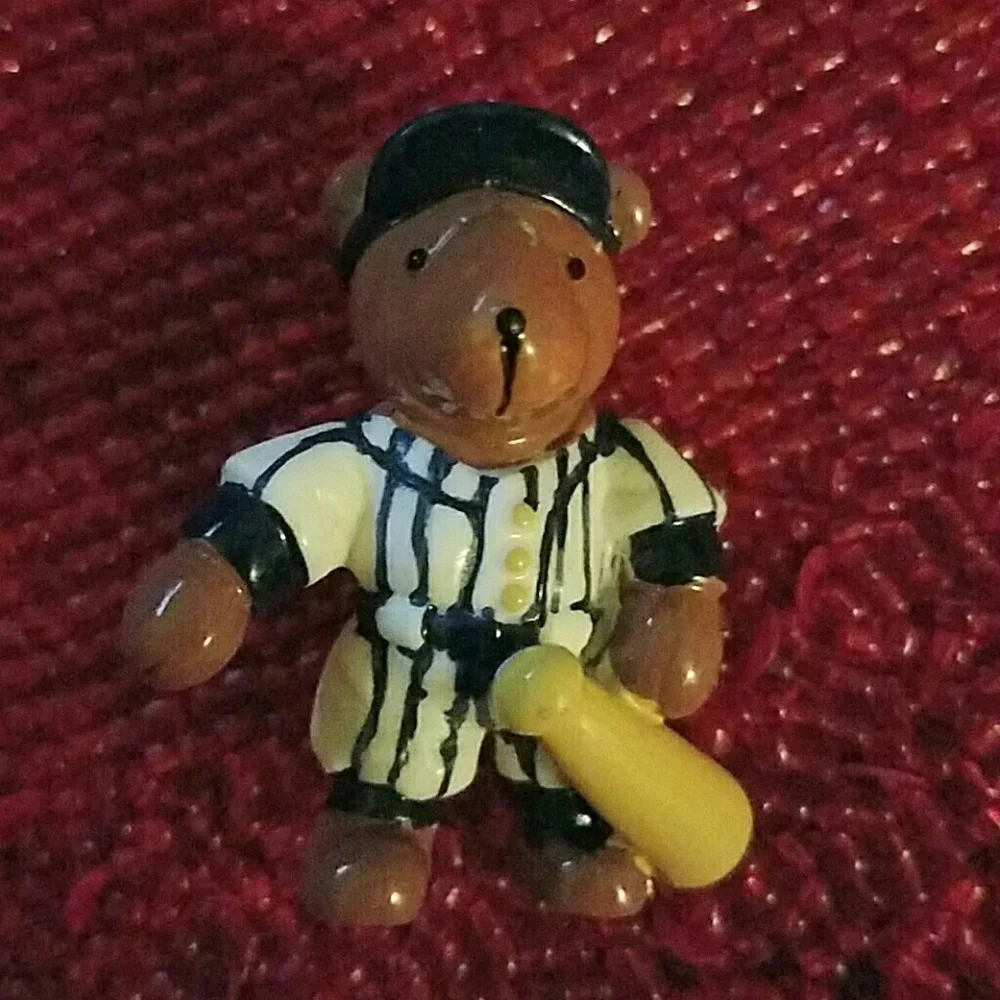 LITTLE SLUGGER PIN